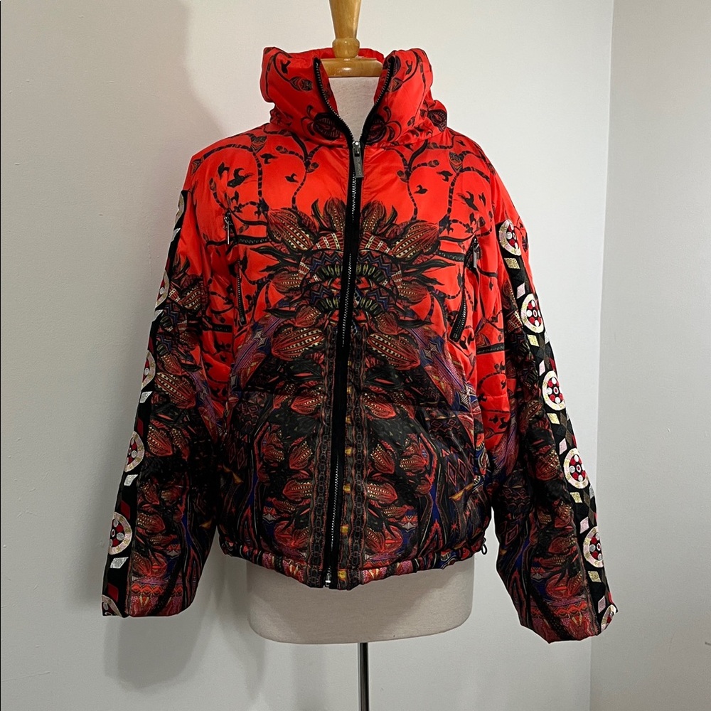 Custo Barselona puffer jacket size M Italian size 42 Super Soft Retail $500!